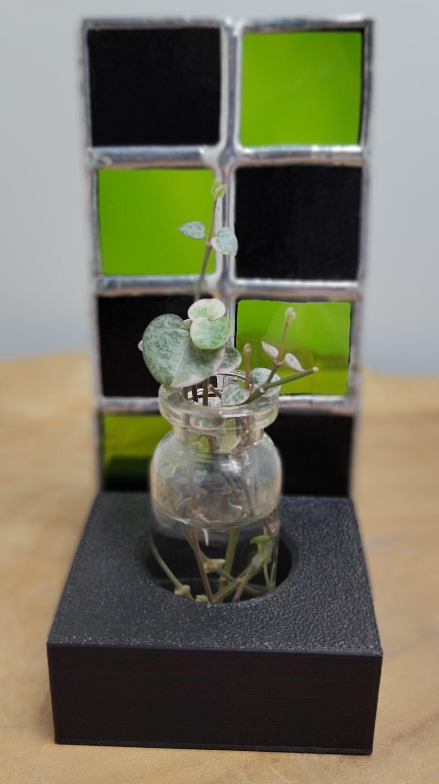 black green window propagation station