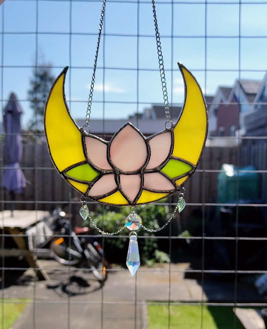 lotus moon hanger